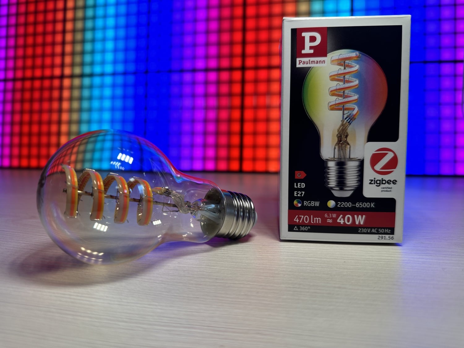 Hueblog: Beeindruckend bunt: Die neuen RGBW-Filaments von Paulmann