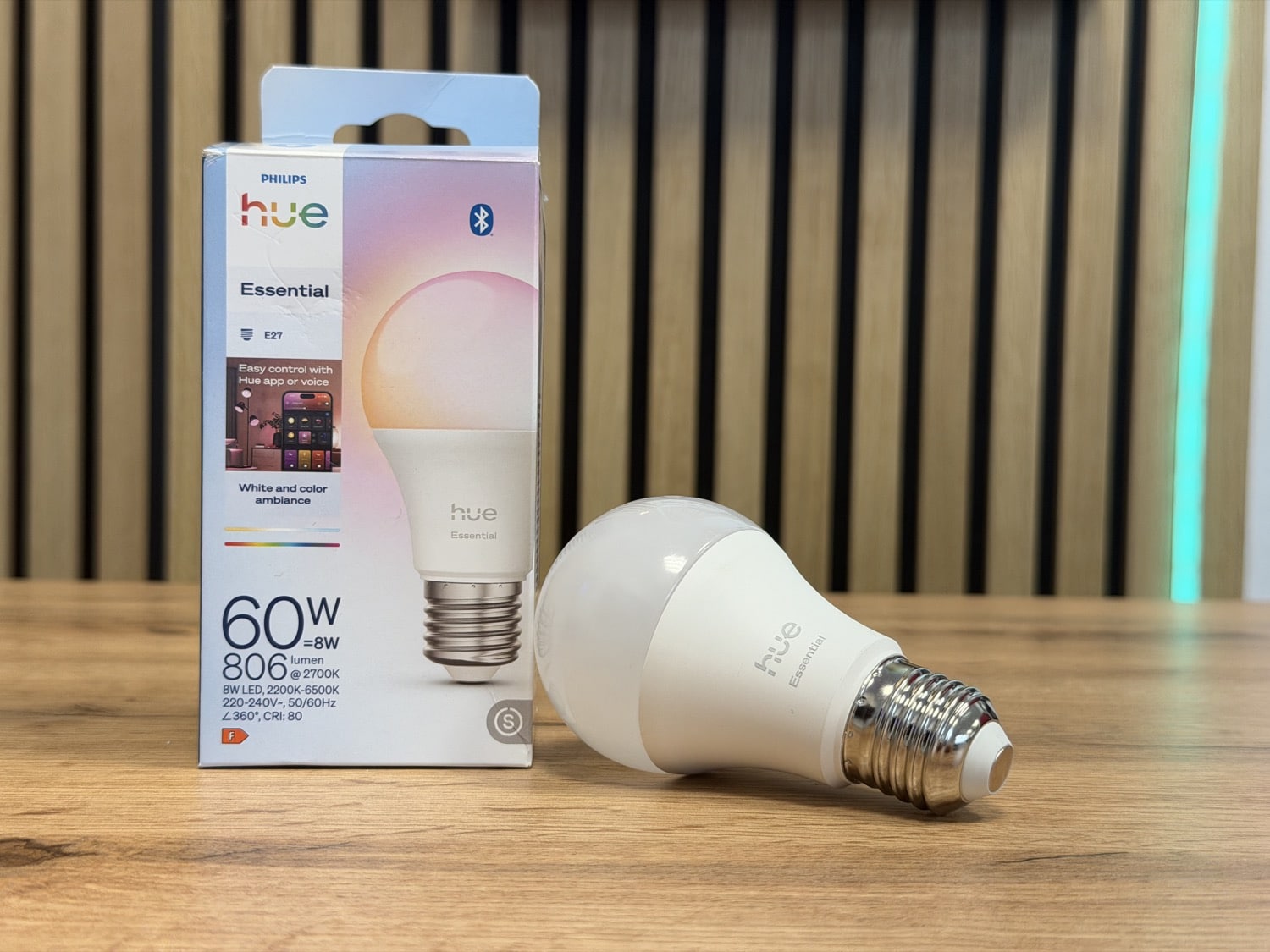 Die Verpackung der Hue Essential Lampe