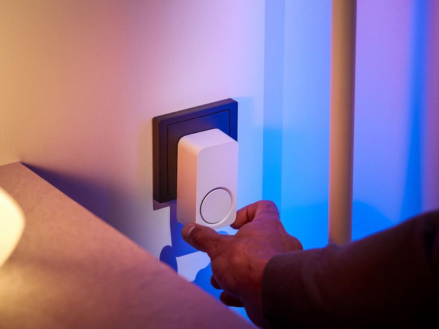 Hue Secure Smart Chime in der Steckdose