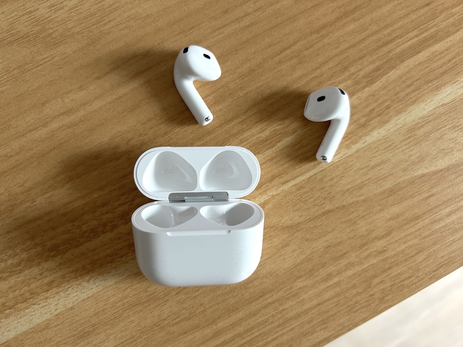 Apple AirPods mit Ladecase