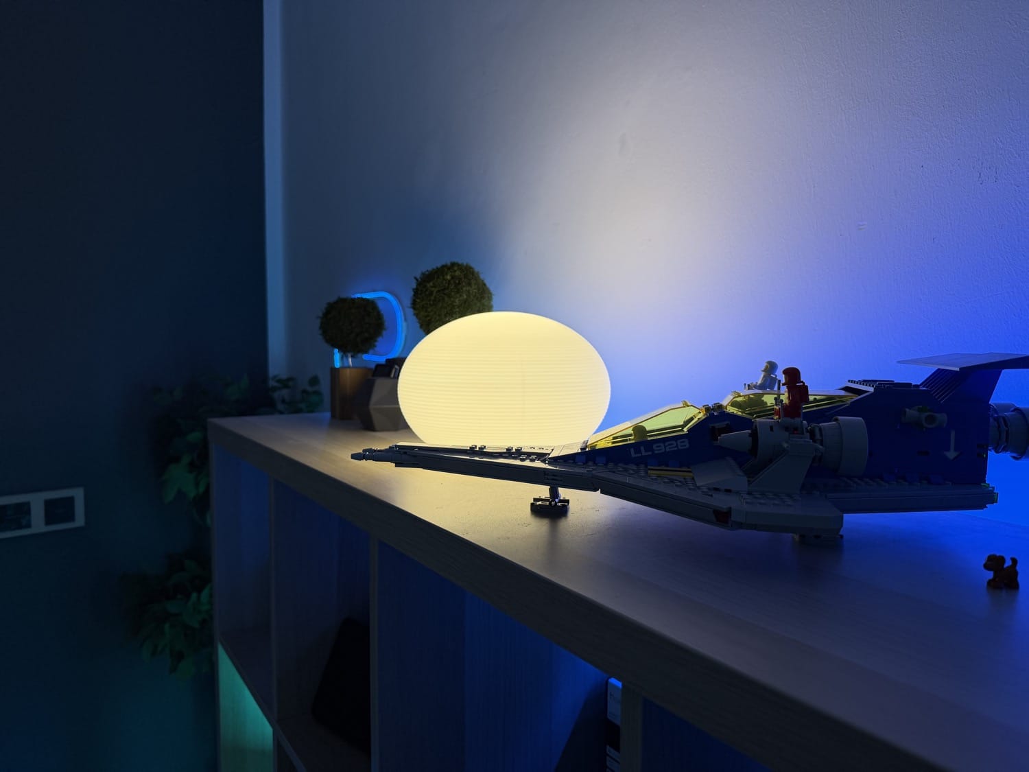 Hueblog: Philips Hue Flourish: Edle Tischleuchte im Test