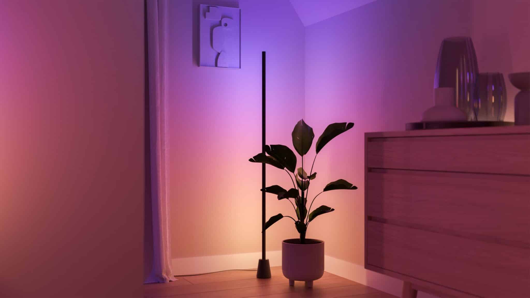 Hue Play Stehleuchte im Wohnzimmer